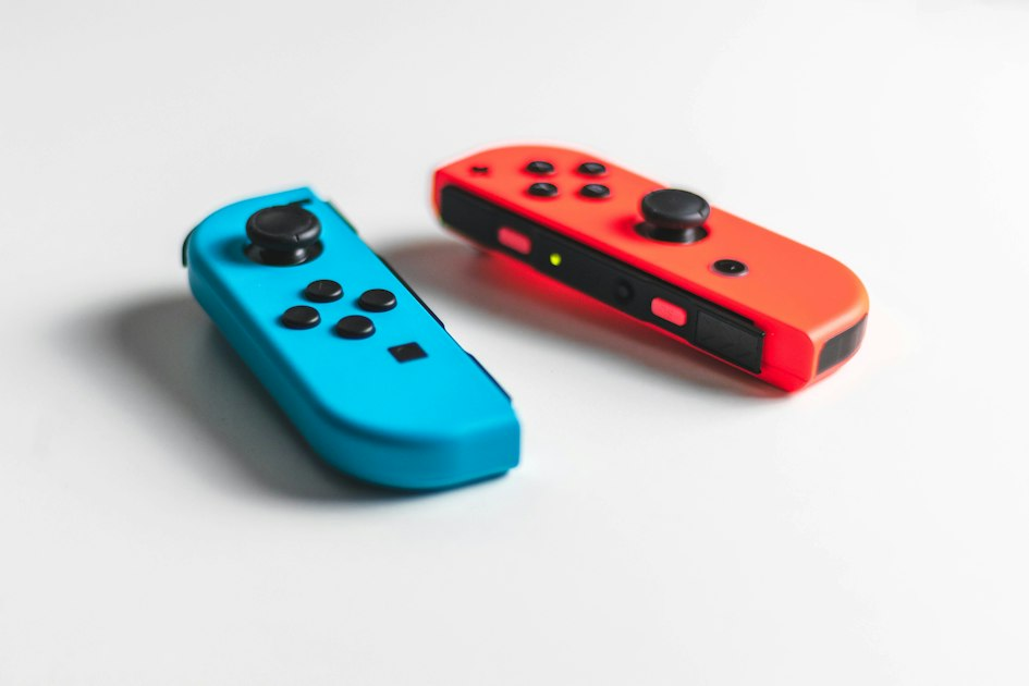 Custom Painted Controllers: A Unique Touch